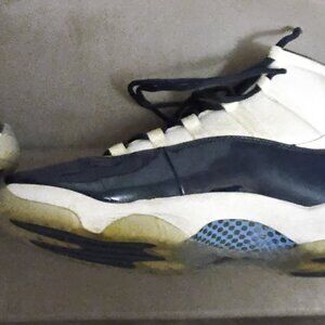 Jordan 11 north Carolina size 15